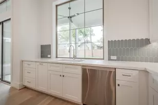 1002 E 6th 1/2 St, Houston, TX 77009 - Photo 28