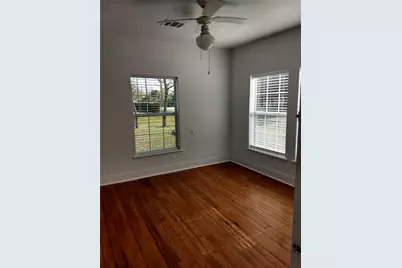 414 Avenue E, Highlands, TX 77562 - Photo 6