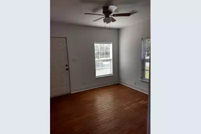 414 Avenue E, Highlands, TX 77562 - Photo 2