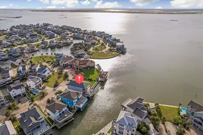 426 Sunset Circle, Tiki Island, TX 77554 - Photo 8