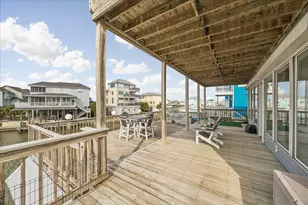 426 Sunset Cir, Tiki Island, TX 77554 - Photo 22