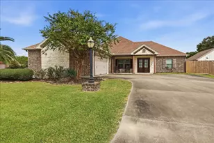 780 Adam Cir, Orange, TX 77630 - Photo 2