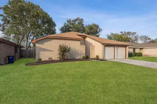 2792 Forest Point Dr, League City, TX 77573 - Photo 1