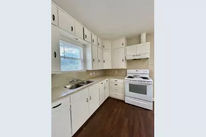 813 Nursery Road, Clute, TX 77531 - Photo 4