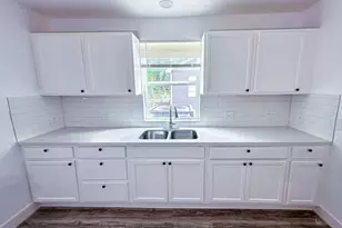 2555 Pierce St, Beaumont, TX 77703 - Photo 4