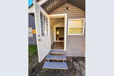 2555 Pierce Street, Beaumont, TX 77703 - Photo 2