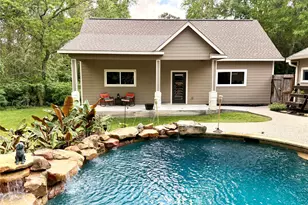 8762 Sunset Heights Ln, Conroe, TX 77302 - Photo 2