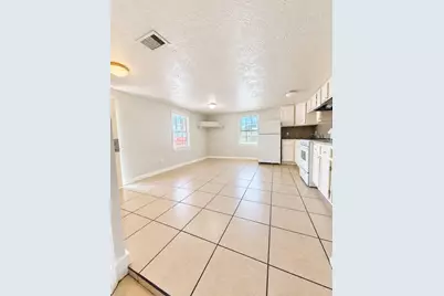 8121 Masterson Street #1, Houston, TX 77029 - Photo 10