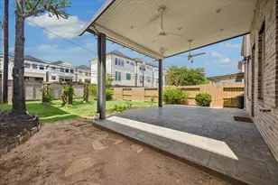 7608 Janak Dr, Houston, TX 77055 - Photo 28