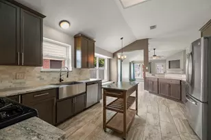 10118 Autumn Way Ct, Houston, TX 77064 - Photo 8