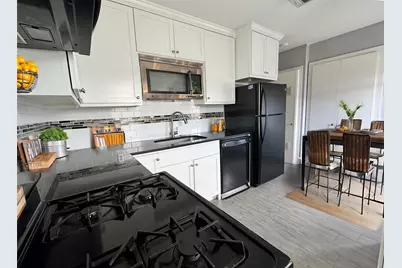 1011 E 6th 1/2 Street #4, Houston, TX 77009 - Photo 2