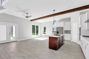 729 Magnolia Point Dr, Houston, TX 77336 - Photo 10