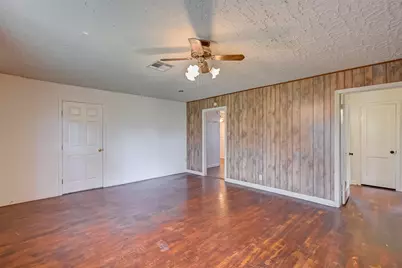 4905 Brinkley Street, Houston, TX 77033 - Photo 4