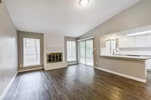 26 W Broken Oak Ct, The Woodlands, TX 77381 - Photo 4