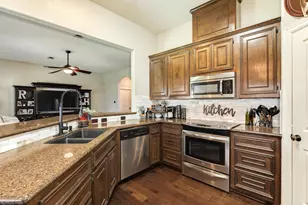 111 Gold Finch Ct, Richwood, TX 77531 - Photo 12