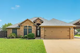 111 Gold Finch Ct, Richwood, TX 77531 - Photo 2