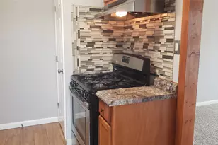 7715 Glover St, Houston, TX 77012 - Photo 2