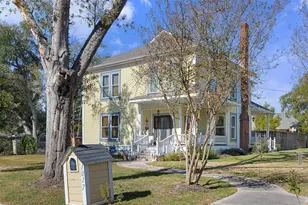 1017 Water St, Navasota, TX 77868 - Photo 1