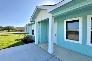 288 Buckskin Dr, Palacios, TX 77465 - Photo 2