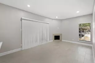 2300 Augusta Dr, Houston, TX 77057 - Photo 2