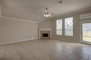 22 Powers Bend Wy, The Woodlands, TX 77382 - Photo 8