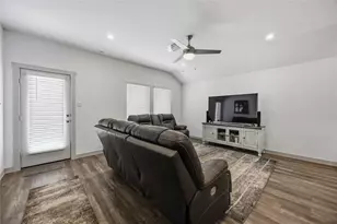 1029 Great Barracuda Ln, Alvin, TX 77511 - Photo 6