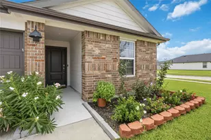 1029 Great Barracuda Ln, Alvin, TX 77511 - Photo 2