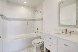 204 Travis St, Houston, TX 77002 - Photo 8