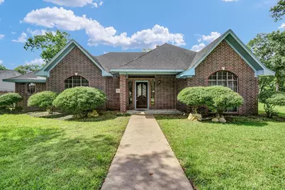 301 Jansen Drive, West Columbia, TX 77486 - Photo 2