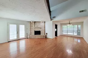 2030 Creek Valley Ln, Sugar Land, TX 77478 - Photo 16