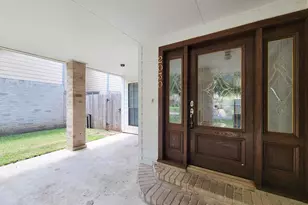 2030 Creek Valley Ln, Sugar Land, TX 77478 - Photo 8