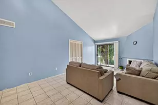 10075 Westpark Dr, Houston, TX 77042 - Photo 10