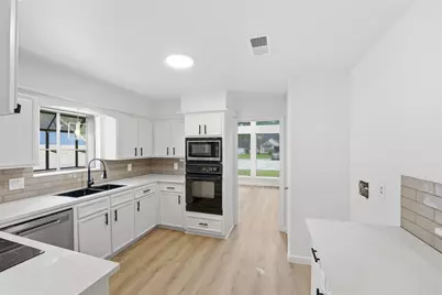 1907 Tangle Lake Drive, Houston, TX 77339 - Photo 14