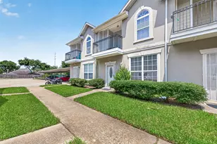 11045 Landswalk Dr, Houston, TX 77099 - Photo 2