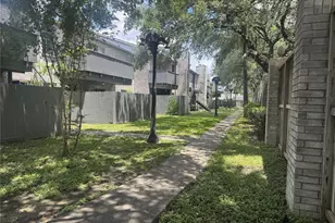 9700 Leawood Blvd, Houston, TX 77099 - Photo 4