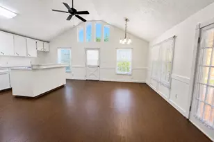 4902 Magnolia Ln, Old River Winfree, TX 77535 - Photo 4