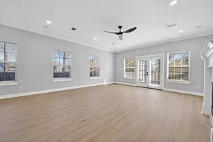 1128 E 24th St, Houston, TX 77009 - Photo 8