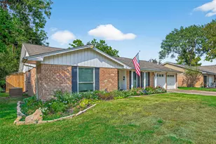 6926 Pine Grove Dr, Houston, TX 77092 - Photo 1