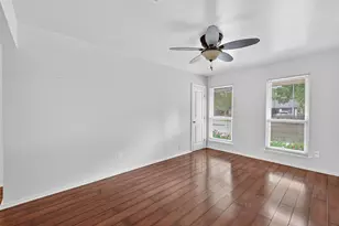 6926 Pine Grove Dr, Houston, TX 77092 - Photo 4