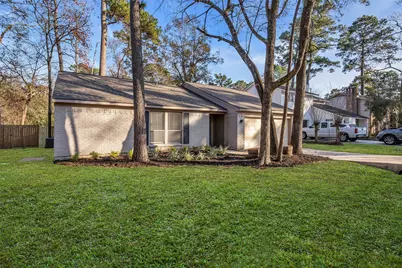 8 Still Glen Court, The Woodlands, TX 77381 - Photo 2