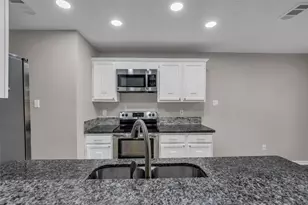 8 Still Glen Ct, Spring, TX 77381 - Photo 12
