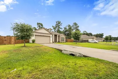 9850 Hunter Springs, Conroe, TX 77306 - Photo 4