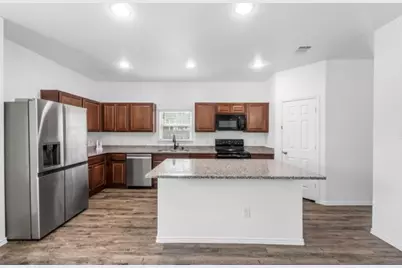 9850 Hunter Springs, Conroe, TX 77306 - Photo 10