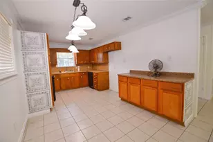 9210 Mapes St, Beaumont, TX 77707 - Photo 6