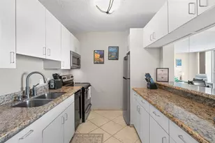 1401 E Beach Dr, Galveston, TX 77550 - Photo 10