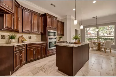 2606 S Strathford Lane, Houston, TX 77345 - Photo 8