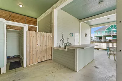 2493 Howell, Crystal Beach, TX 77650 - Photo 36