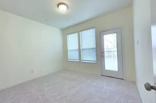 8620 Hollyoaks Creek Ln, Houston, TX 77063 - Photo 16