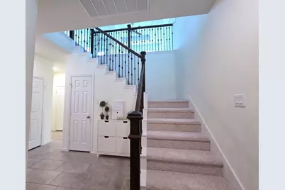 8620 Hollyoaks Creek Lane, Houston, TX 77063 - Photo 2