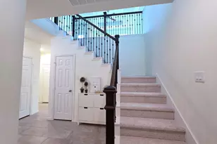 8620 Hollyoaks Creek Ln, Houston, TX 77063 - Photo 2